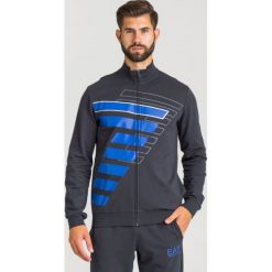 BLUZA EA7 EMPORIO ARMANI. Niebieskie bluzy męskie m, z nadrukiem, z bawełny. Za 323,40 zł.