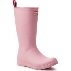Kalosze HUNTER - Original Play Boot Tall WFT2007RMA Candy Floss. Różowe kalosze damskie Hunter, bez wzorów, z tworzywa sztucznego. W wyprzedaży za 299,00 zł.