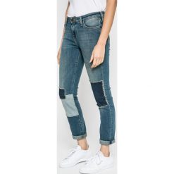 Lee - Jeansy Elly. Niebieskie jeansy damskie slim marki Lee, l, z elastanu. W wyprzedaży za 159,90 zł.