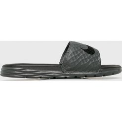 Nike Sportswear - Klapki. Szare kapcie męskie marki Nike Sportswear, z gumy. Za 139,90 zł.