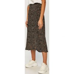 Answear - Spódnica Answear Lab. Czarne spódniczki damskie ANSWEAR, na co dzień, s, w kwiaty, z poliesteru, casualowe, z podwyższonym stanem, midi, proste. Za 169,90 zł.