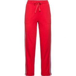 Spodnie dresowe bonprix truskawkowy. Czerwone spodnie damskie bonprix, z dresówki. Za 109,99 zł.