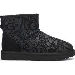 UGG Classic Mini Sparkle Graffiti Śniegowce Czarny. Czarne śniegowce damskie Ugg, na zimę, ze skóry, bez zapięcia. Za 753,95 zł.
