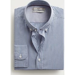 Mango Man - Koszula Vichy. Niebieskie koszule męskie Mango Man, s, bez wzorów, z bawełny, casualowe, button down, z długim rękawem. W wyprzedaży za 69,90 zł.