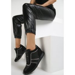 Czarne Sneakersy Come Of Age. Czarne sneakersy damskie Renee. W wyprzedaży za 74,99 zł.