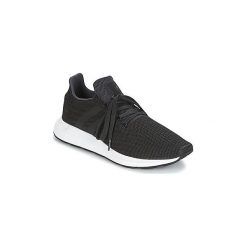 Buty adidas SWIFT RUN. Czarne trampki i tenisówki damskie Adidas, bez wzorów, bez zapięcia. Za 399,00 zł.