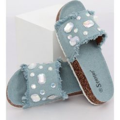 Klapki jeansowe niebieskie CK100 LT.BLUE. Niebieskie klapki damskie obuwie damskie, bez wzorów, z jeansu, bez obcasa. Za 67,20 zł.