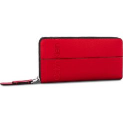Duży Portfel Damski CALVIN KLEIN - Dual Large Ziparound K60K604507 626. Czerwone portfele damskie Calvin Klein, ze skóry ekologicznej. Za 299,00 zł.