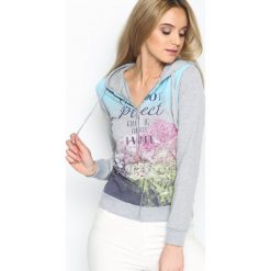 Szara Bluza Sweet Dream. Szare bluzy damskie marki Born2be, s, z nadrukiem, bez rękawów, z kapturem. Za 69,99 zł.