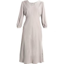 Sukienki: Finery London JOLLY FLUTED TEA DRESS Sukienka letnia silver