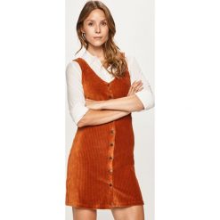 Only - Sukienka. Pomarańczowe sukienki damskie ONLY, na co dzień, s, bez wzorów, z elastanu, casualowe, bez kołnierzyka, bez rękawów, mini, proste. W wyprzedaży za 59,90 zł.