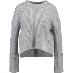 Swetry klasyczne damskie: AllSaints PIERCE CREW Sweter grey