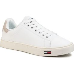 Sneakersy TOMMY JEANS - Essential Tommy Jeans Sneaker EM0EM00274 White 100. Białe sneakersy męskie Tommy Jeans, na co dzień, bez wzorów, z jeansu, eleganckie, bez zapięcia. Za 449,00 zł.