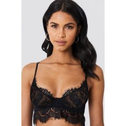 Biustonosze bardotka: NA-KD Lingerie Koronkowy biustonosz z fiszbinami – Black