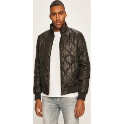 Calvin Klein Jeans - Kurtka. Czarne płaszcze męskie Calvin Klein Jeans, s, bez wzorów, z poliesteru, krótkie, bez kaptura. Za 699,90 zł.