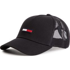 Czapka z daszkiem TOMMY JEANS - Tju Trucker Flag Cap AU0AU00561 002. Czarne czapki z daszkiem damskie marki Tommy Jeans, bez wzorów, z bawełny. Za 179,00 zł.
