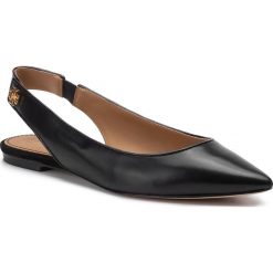 Sandały TORY BURCH - Kira Slingback Flat 57234 Perfect Black 004. Czarne klapki damskie Tory Burch, bez wzorów, ze skóry, bez obcasa, na obcasie. W wyprzedaży za 719,00 zł.