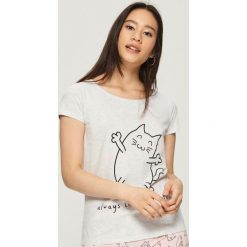 Piżama z nadrukiem w koty - Jasny szar. Szare piżamy damskie marki Sinsay, xl, z nadrukiem. Za 39,99 zł.