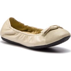 Baleriny GEOX - D Lola 2Fit A D723DA 0BVSK C2012 Lt Gold. Żółte baleriny damskie Geox, bez wzorów, ze skóry, klasyczne, bez obcasa, na płaskiej podeszwie. W wyprzedaży za 209,00 zł.
