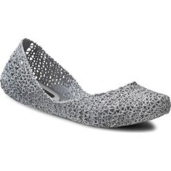 Baleriny MELISSA - Campana Papel VII Ad 31512 Silver Glitter 50711. Szare baleriny damskie marki Melissa, bez wzorów, z tworzywa sztucznego, klasyczne, bez obcasa, na płaskiej podeszwie, bez zapięcia. Za 349,00 zł.