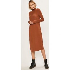 Vero Moda - Sukienka. Czarne sukienki damskie Vero Moda, na co dzień, s, bez wzorów, z elastanu, casualowe, z golfem, z długim rękawem, długie, midi, proste. W wyprzedaży za 79,90 zł.