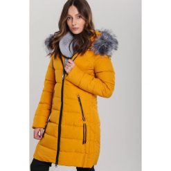Musztardowa Kurtka Bridesburg. Żółte kurtki damskie Renee, na zimę, xl, bez wzorów, eleganckie, długie, z kapturem. Za 249,99 zł.
