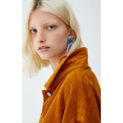 Sztruksowa kurtka z kieszeniami. Kurtki damskie Pull&Bear, bez wzorów, ze sztruksu, bez kaptura. Za 139,00 zł.