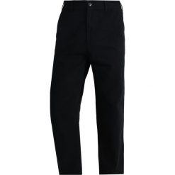 Chinosy męskie: Obey Clothing LOITER BIG Spodnie materiałowe black