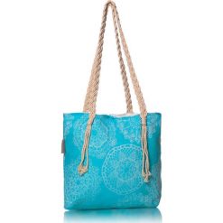 Torba plażowa "Lace" w kolorze błękitnym - 40 x 50 cm. Niebieskie torby damskie na zakupy marki Begonville, z bawełny. W wyprzedaży za 108,95 zł.