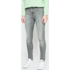 Calvin Klein Jeans - Jeansy. Szare jeansy damskie skinny marki Calvin Klein Jeans, z aplikacjami, z elastanu. W wyprzedaży za 369,90 zł.
