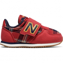 New Balance KV220RCI. Brązowe buciki niemowlęce marki New Balance, z materiału. W wyprzedaży za 79,99 zł.