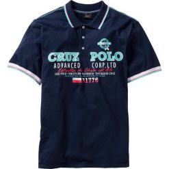 Shirt polo z nadrukiem bonprix ciemnoniebieski. Niebieskie koszulki polo męskie bonprix, m, z nadrukiem, bez rękawów. Za 54,99 zł.