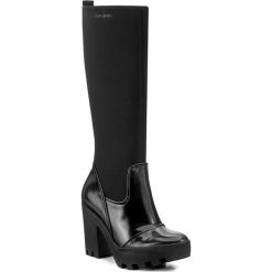 Kozaki CALVIN KLEIN JEANS - Sintra R0588 Black. Czarne kozaki damskie Calvin Klein Jeans, z jeansu, bez obcasa, na obcasie, bez zapięcia. W wyprzedaży za 359,00 zł.
