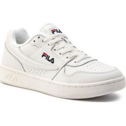 Sneakersy Fila Arcade Low 1010583.1FG. Białe sneakersy męskie Fila, bez wzorów, bez zapięcia. W wyprzedaży za 209,00 zł.
