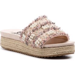 Espadryle REFRESH - 69729 Nude. Różowe espadryle damskie Refresh, bez wzorów, z tworzywa sztucznego, bez obcasa. W wyprzedaży za 139,00 zł.