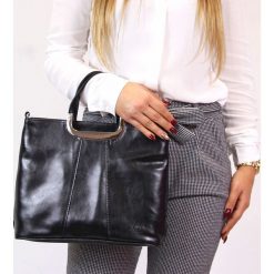Torebka skórzana damska elegancka DAN-A T280 czarna - Czarny. Czarne torebki klasyczne damskie DAN-A, bez wzorów, ze skóry, eleganckie, bez dodatków. Za 249,99 zł.