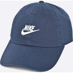 Nike Sportswear - Czapka. Niebieskie czapki męskie marki Nike Sportswear, bez wzorów, z bawełny. W wyprzedaży za 59,90 zł.
