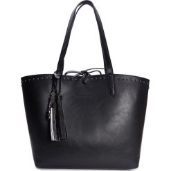 L'Atelier du Sac torebka Paris 9126 czarna z pashmina. Czarne torebki klasyczne damskie L'Atelier du Sac, w grochy, eleganckie, bez dodatków. Za 459,00 zł.
