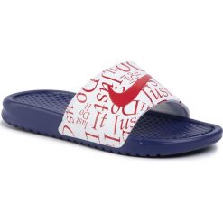 Klapki NIKE - Benassi Jdi Print 618919 406 Deep Royal/Blue/University Red. Białe klapki damskie Nike, bez wzorów, ze skóry ekologicznej, bez obcasa. Za 129,00 zł.