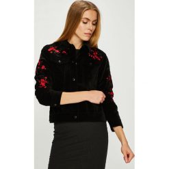 Desigual - Kurtka. Czarne kurtki damskie marki Desigual, z haftami, z bawełny. W wyprzedaży za 359,90 zł.
