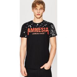 T-shirt z nadrukiem - Czarny. Czarne t-shirty męskie z nadrukiem marki House, l. Za 29,99 zł.