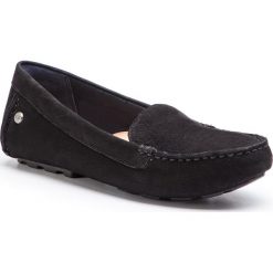 Mokasyny UGG - Milana II 1098209W W/Black. Czarne mokasyny damskie Ugg, na co dzień, bez wzorów, ze skóry, bez obcasa, na płaskiej podeszwie, bez zapięcia. W wyprzedaży za 249,00 zł.