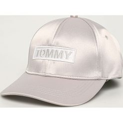 Tommy Jeans - Czapka. Szare czapki damskie Tommy Jeans, bez wzorów, z poliesteru. W wyprzedaży za 129,90 zł.