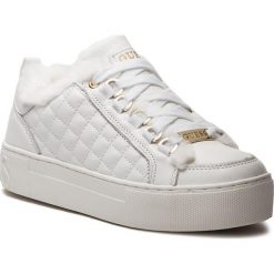 Sneakersy GUESS - FLMET4 LEA12 WHITE. Białe półbuty damskie marki Guess, z aplikacjami, ze skóry, bez obcasa, na obcasie, bez zapięcia. W wyprzedaży za 329,00 zł.