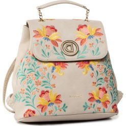 Plecak DESIGUAL - 20SAKP27 1001. Brązowe plecaki damskie Desigual, bez wzorów, ze skóry ekologicznej, eleganckie, bez dodatków. W wyprzedaży za 319,00 zł.