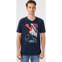 BOSS Koszulka Niebieski. Niebieskie podkoszulki męskie Boss, s, z nadrukiem, z elastanu, bez kołnierzyka, z krótkim rękawem, krótkie. Za 352,95 zł.