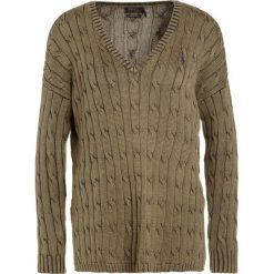 Polo Ralph Lauren SIDE SLIT Sweter olive. Zielone swetry klasyczne damskie marki Polo Ralph Lauren, l, z bawełny. Za 629,00 zł.