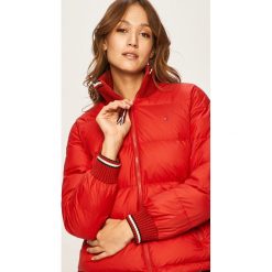 Tommy Hilfiger - Kurtka puchowa. Czerwone kurtki damskie TOMMY HILFIGER, s, bez wzorów, z elastanu, krótkie. Za 1049,00 zł.