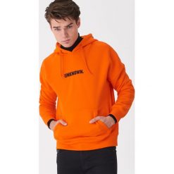 Bluza z haftem - Pomarańczowy. Pomarańczowe bluzy męskie House, s, z haftami, bez kołnierzyka, bez rękawów, bez kaptura. Za 99,99 zł.
