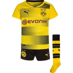 Puma BORUSSIA DORTMUND HOME SET Krótkie spodenki sportowe cyber yellow/black. Czarne spodenki chłopięce Puma, z materiału, sportowe. Za 229,00 zł.